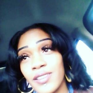 Meet your Posher, Maxine